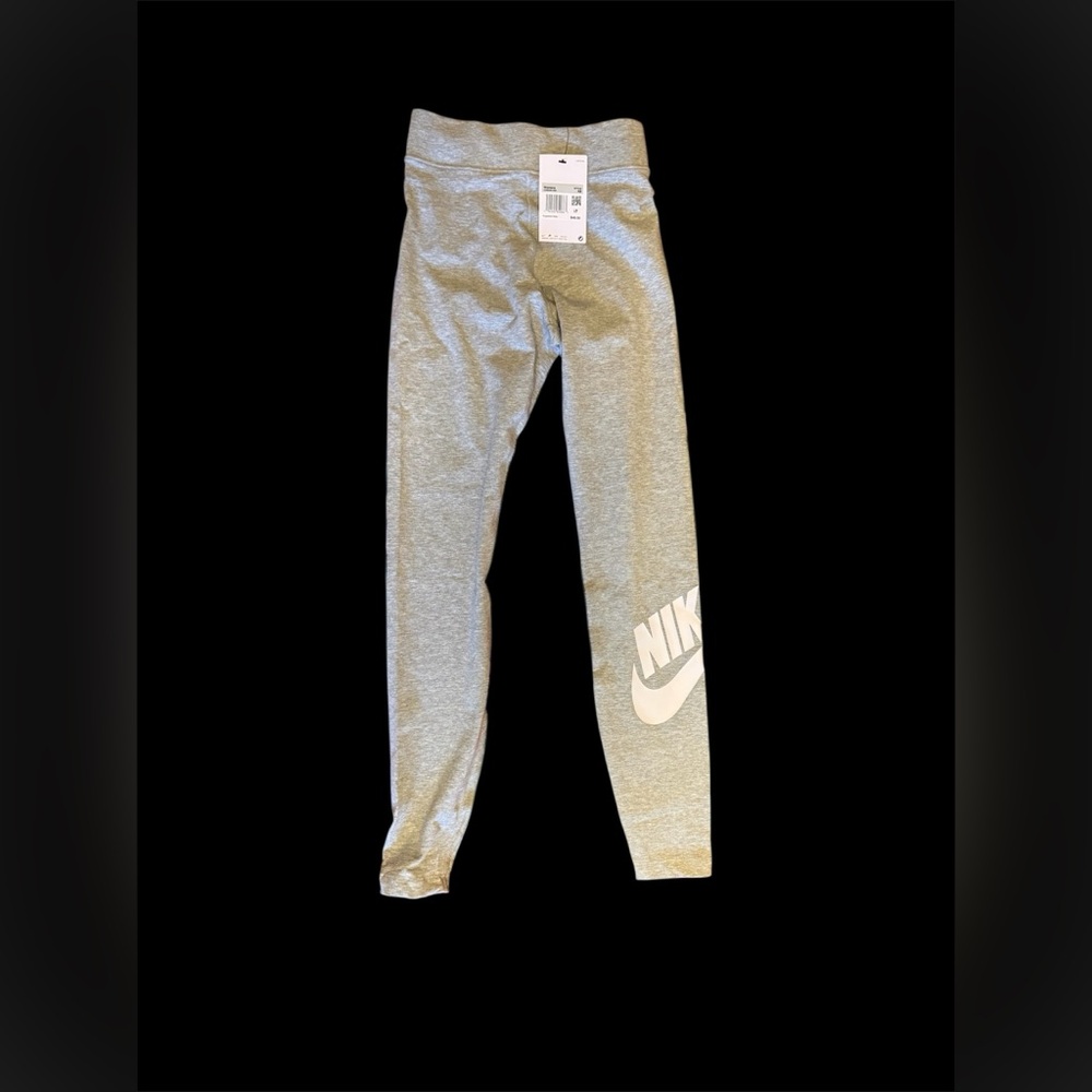 Nike Sportswear essential women’s high-waisted leggings XS - Picture 2 of 3